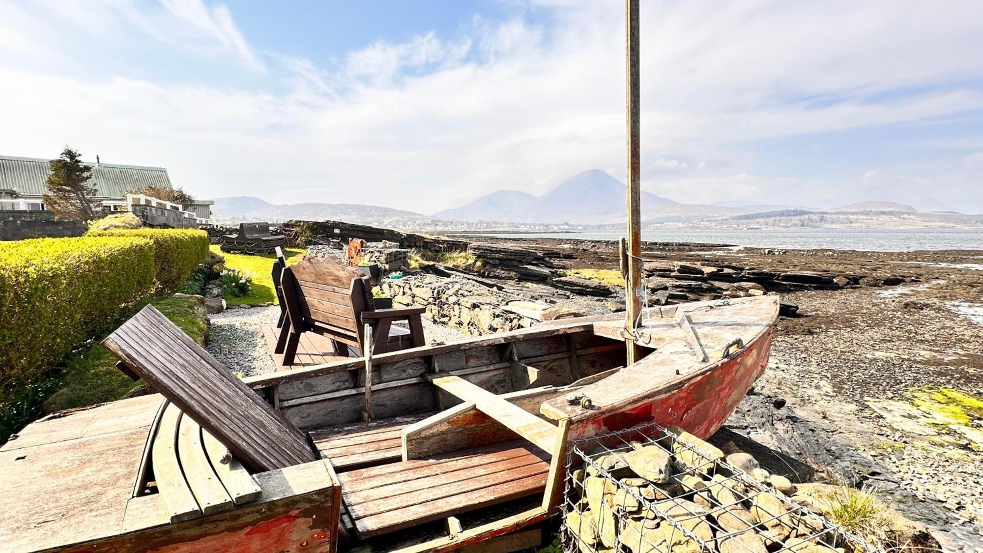 Carnmhor, Isle Of Skye - Stunning 242 Year Old Cottage On Its Own Sea Shore! Breakish Exterior photo