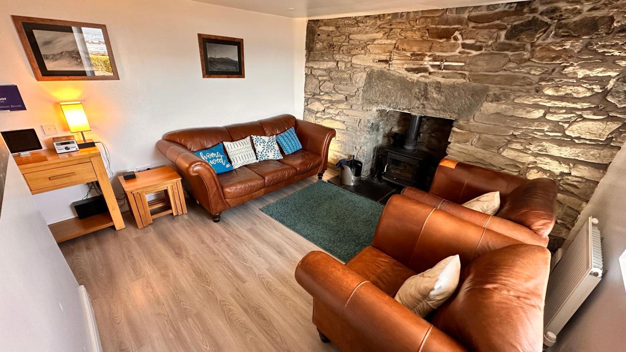 Carnmhor, Isle Of Skye - Stunning 242 Year Old Cottage On Its Own Sea Shore! Breakish Exterior photo
